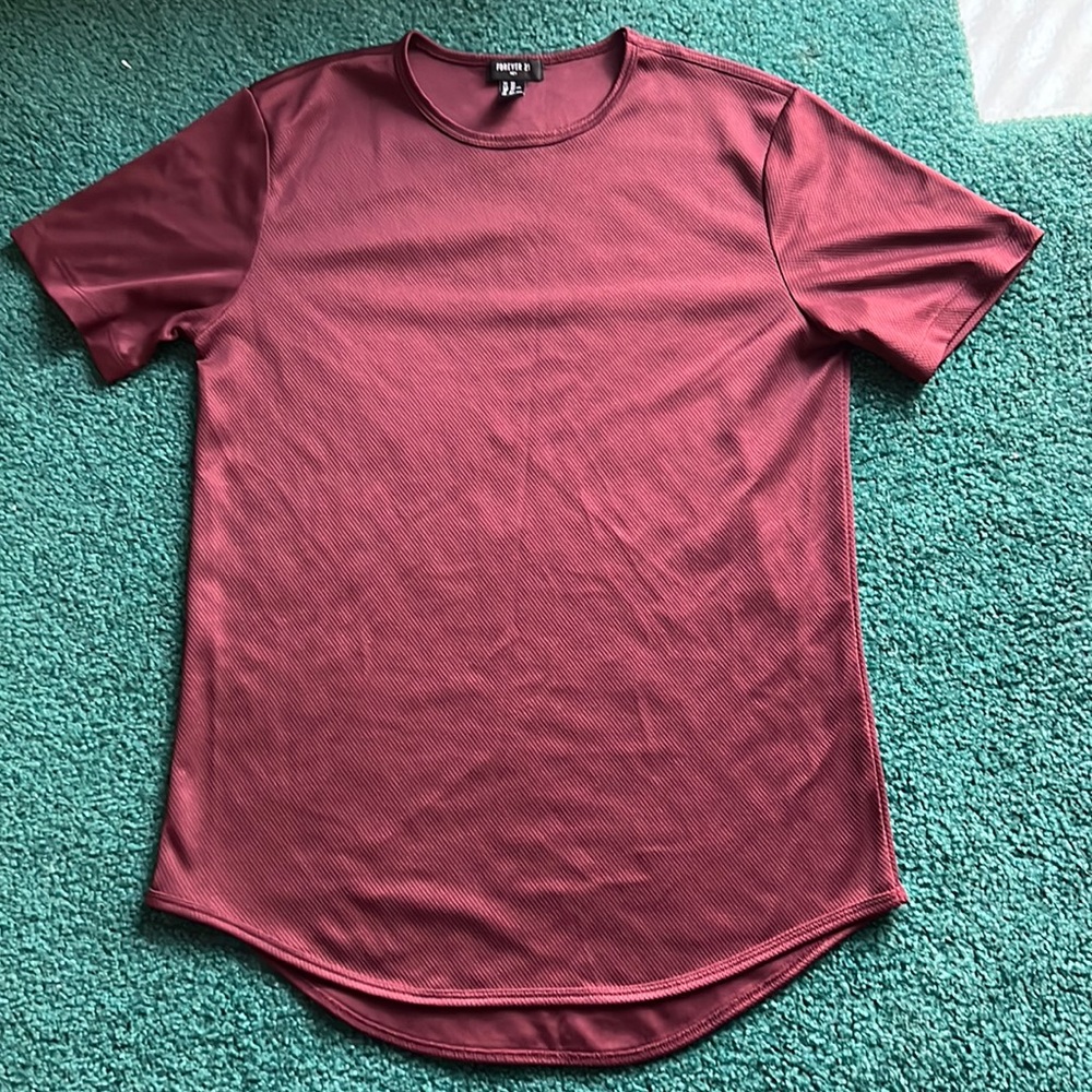 Men’s XS Forever 21 Maroon Nylon Tee Shirt